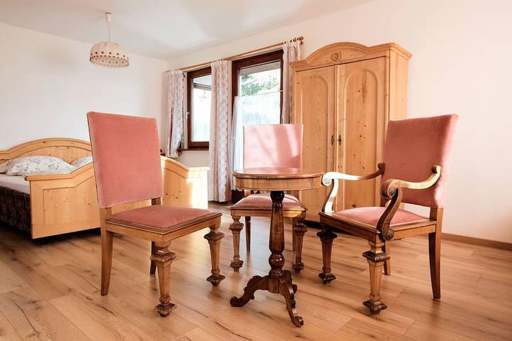 Ferienhaus für 10 Personen, mit Balkon und Garten in Innsbruck
