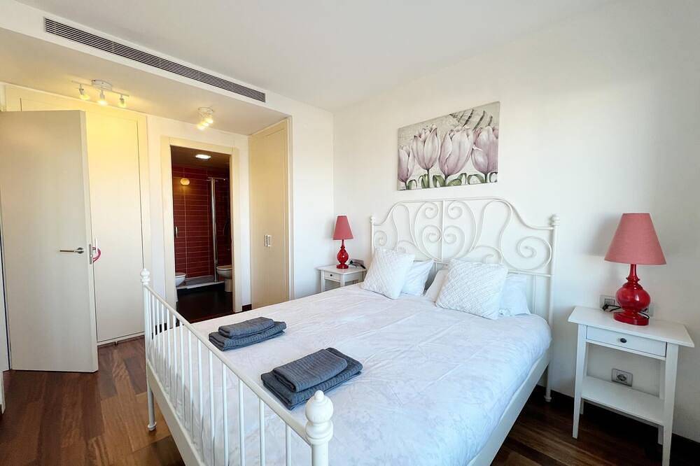 Apartamento entero, Forum Playa and Pool Barcelona in Port Forum, San Adrián del Besós