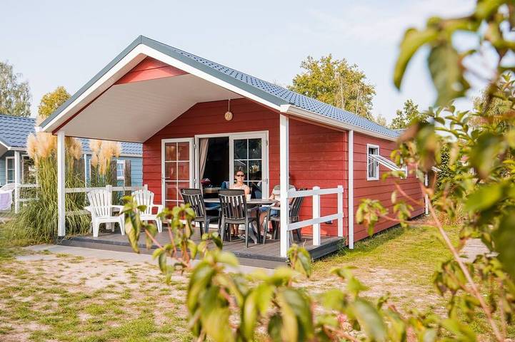 Vakantiepark voor 6 personen, met terras en zwembad in Bergen (Limburg)
