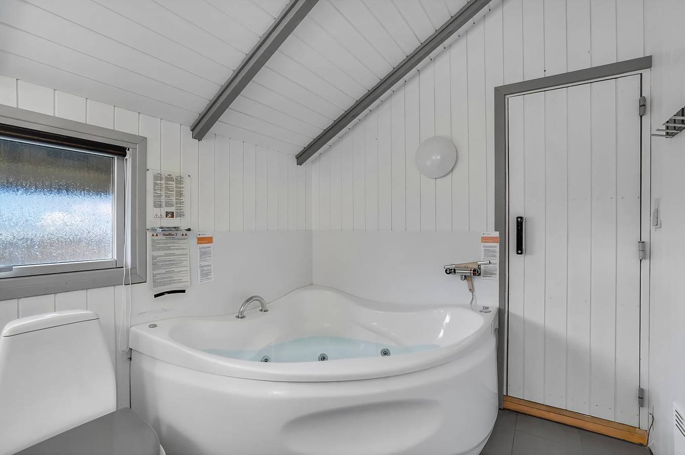 Stunning home in Hvide Sande w/ Sauna, Wifi and 3 Bedrooms in Skodbjerge, Haurvig