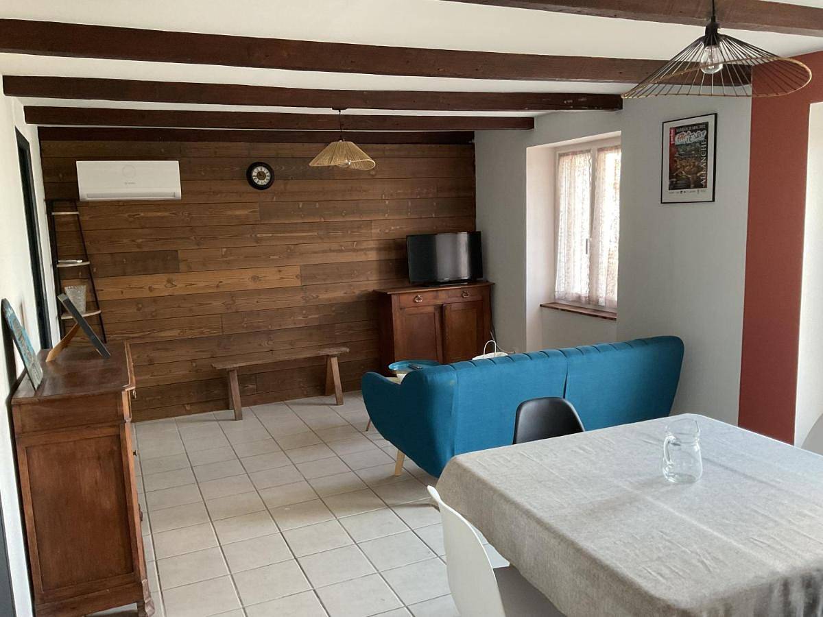 Three-Bedroom Home in Le Monteil, Parc naturel régional des Volcans d'Auvergne