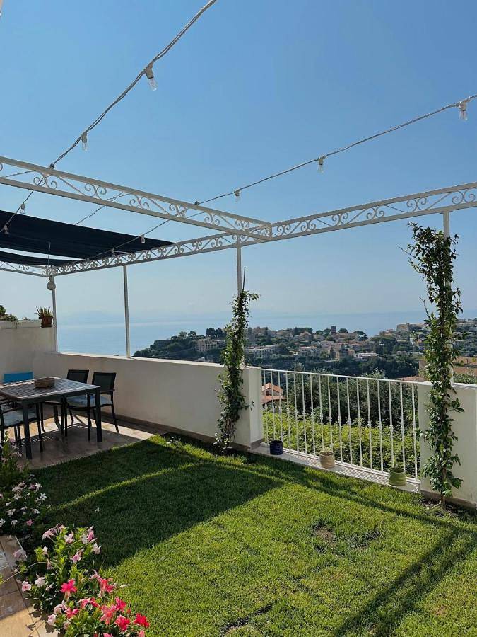 Maison de vacances pour 6 personnes, avec Balcon et Terrasse ainsi que Jardin et Vue à Scala