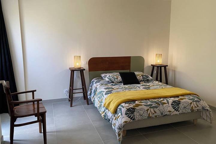 Gîte pour 14 personnes, avec jardin à Les Moitiers-d'Allonne - 4