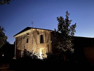 Gîte pour 4 personnes, avec piscine ainsi que vue et jardin à Grand-Brassac