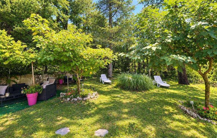 Precioso apartamento de 1 dormitorio con wifi y aparcamiento, a 800 m de un restaurante in Bédoin, Parque natural regional del Mont Ventoux