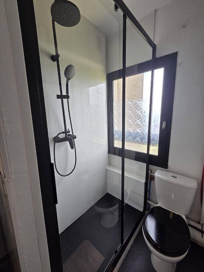 Appartement entier, Studio 5 personnes, pied des pistes, balcon, vue montagne in Luchon-Superbagnères, Saint-Aventin