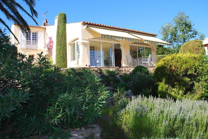 Villa pour 8 personnes, avec piscine ainsi que jardin et vue dans Saint-Aygulf - 3