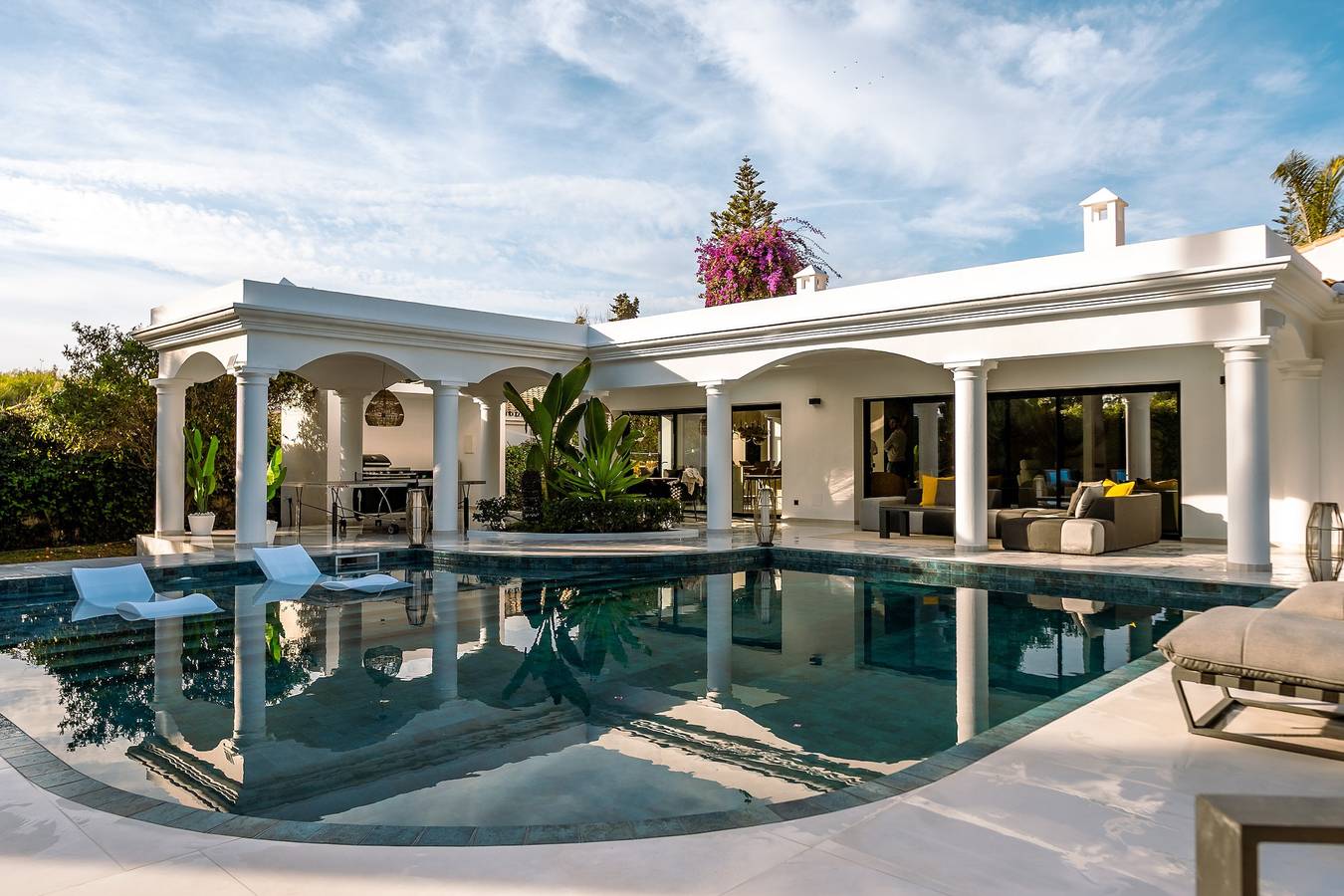 Villa 'Beach-side 5B' with Private Pool, Private Terrace and Air Conditioning in Benamara Gardens, Estepona