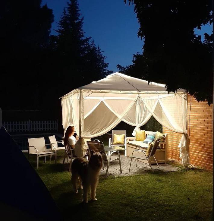 Bungalow para 2 personas, con Terraza y Jardín además de Piscina y Vistas en Madrid