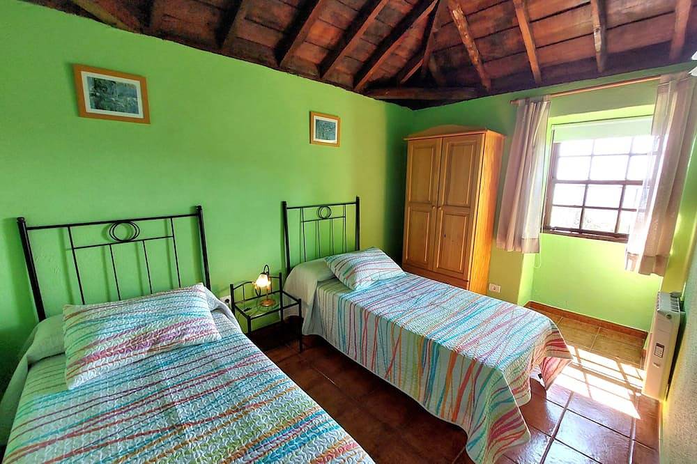 Casa Rural Lina, piscina privada, cerca de rutas del norte de la isla in El Granel, Puntallana