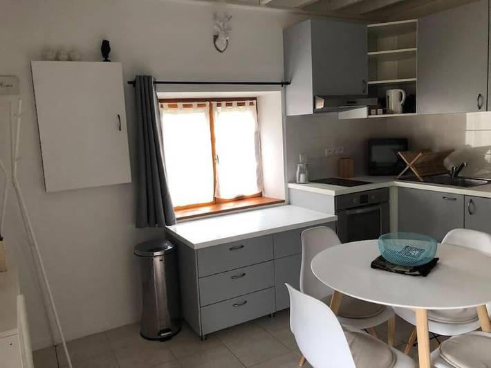 Gîte pour 4 personnes, avec vue ainsi que jardin et terrasse à Jouy-le-Potier - 3