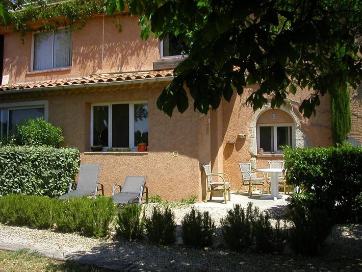 Location de vacances pour 4 personnes, avec Terrasse ainsi que Piscine et Vue à Flassans-sur-Issole - 3