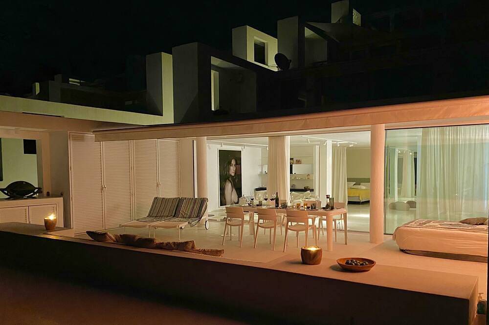 Apartamento entero, Ibiza, Roca Llisa<br>Lujoso loft con hermosa vista al mar. in Roca Llisa, Santa Eulària des Riu