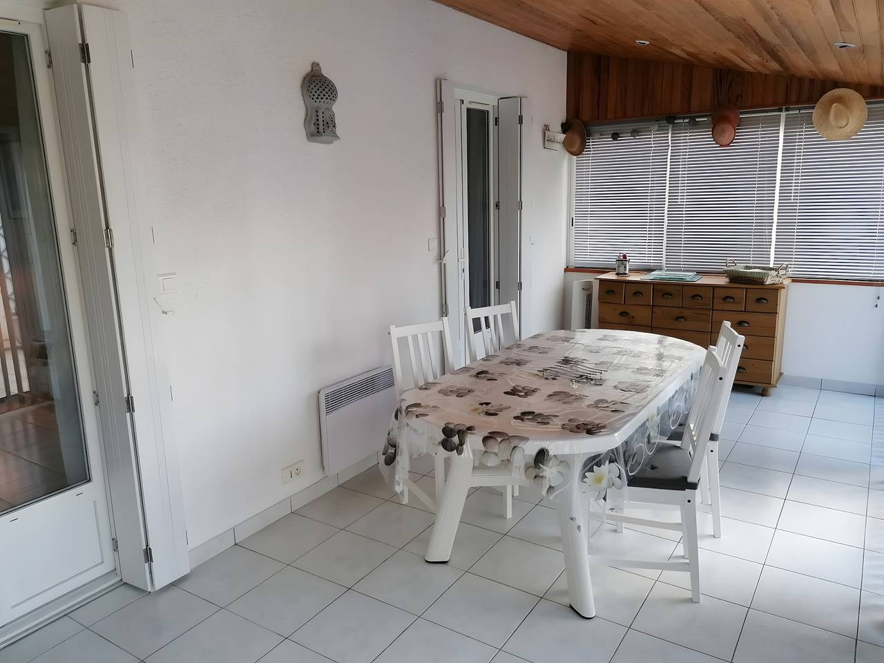 Maison de Vacances 'Chez Christine et Jean-Louis' avec Terrasse Privée et Wi-Fi in Fouras, Région de Rochefort
