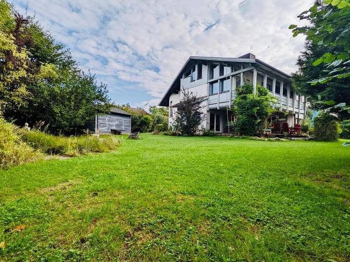 Ferienwohnung für 10 Personen, mit Balkon und Terrasse sowie Garten und Sauna in Traunreut