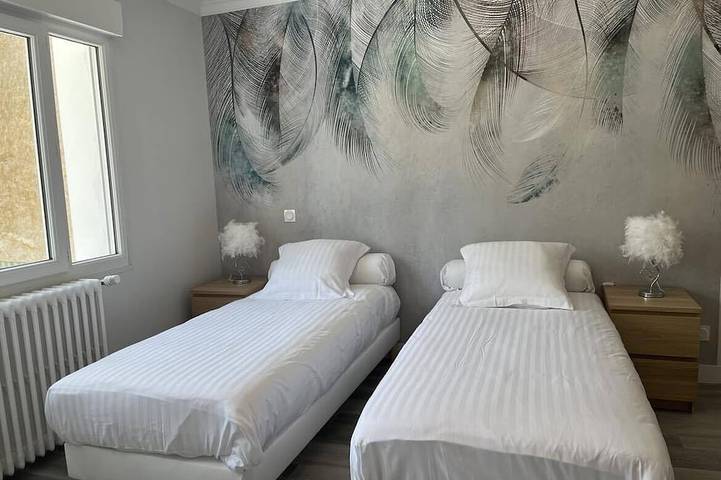 Gîte pour 11 personnes, avec jardin ainsi que jacuzzi et terrasse à Amboise - 2