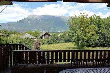 Gîte pour 8 personnes, avec jardin et terrasse à Chamoux-sur-Gelon