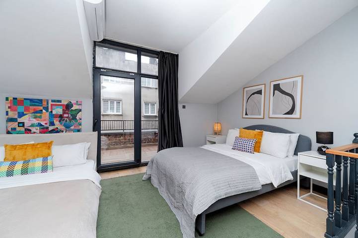 Spacious 4Br Private Townhouse with Exclusive Terrace in Beyoğlu, Estambul