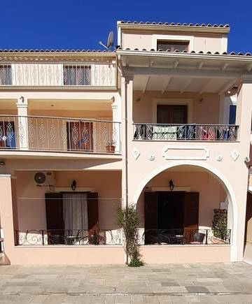 Gîte pour 2 personnes, avec jardin dans Liapádes