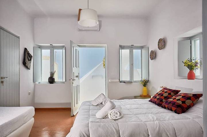 Santorini-Schätze Bougonvilea Villa traditionell in Emporio, Santorin