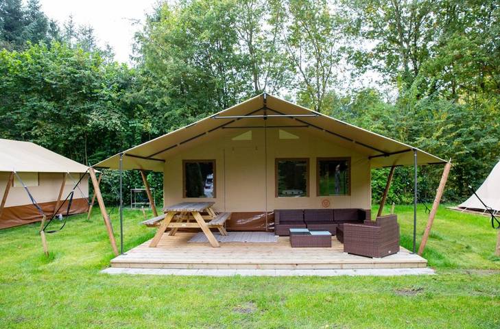 Zelt für 3 Personen, mit Terrasse und Garten in Vledder