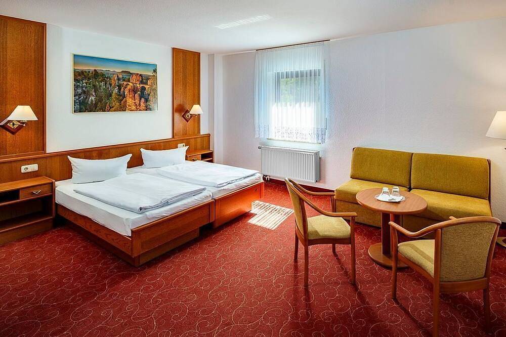Standard-Doppelzimmer - Hotel \"Zur Post\" in Pirna, Elbsandsteingebirge