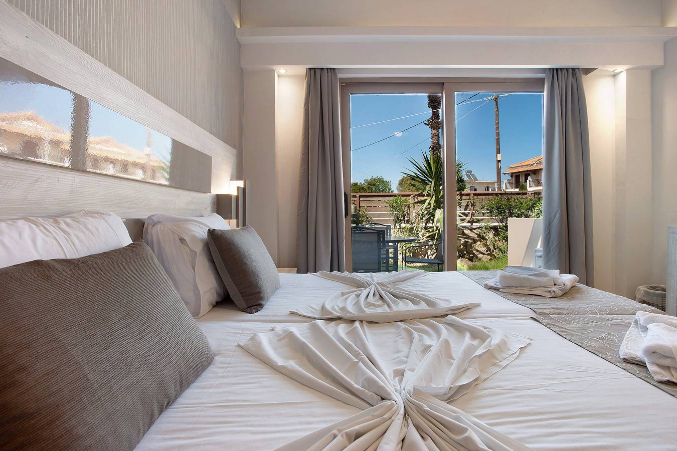 Entire apartment, Apartment "Paradise Zante One Bedroom Suite" with Shared Pool & Wi-Fi in Laganas, Zakynthos