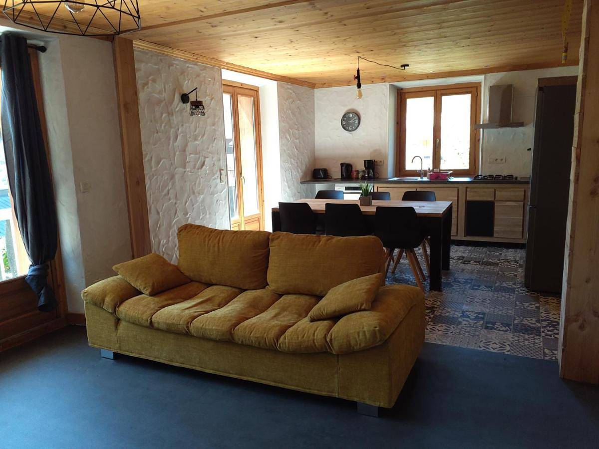 Appartement entier, Three-Bedroom Apartment in Séez, Région d'Albertville
