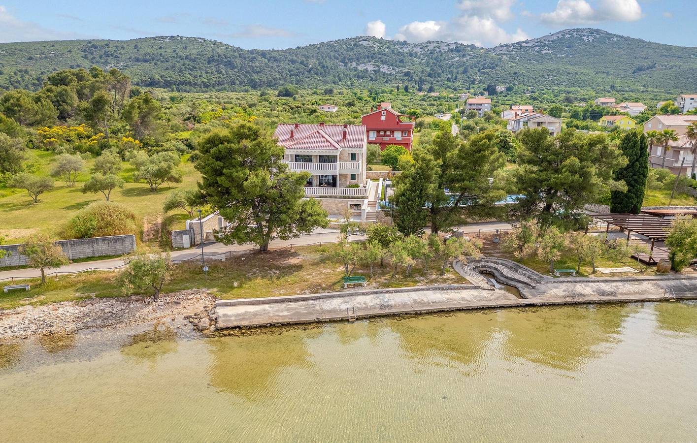Ganze Ferienwohnung, Urlaub am Meer: Gemütliches Apartment mit einem Schlafzimmer, Pool und Terrasse in Pasman in Pasman Stadt, Pasman