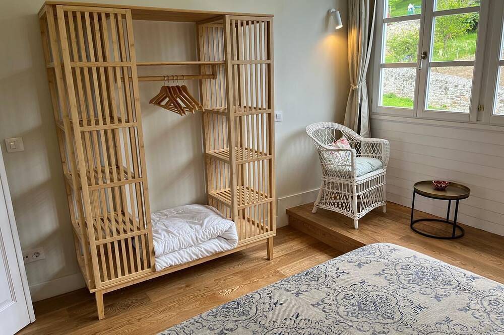 Entire apartment, Casona del Sol Atico-Apartment-Balcony-Private Bathroom in Lastres, Colunga