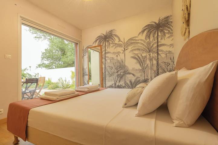 Balibohome, A Cozy Retreat, Air Conditioning, Swimming Pool, Pool House in Caissargues, Region de Nimes