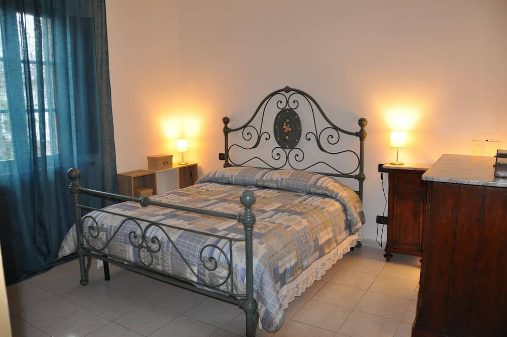 Two-room apartment 500 m from the airport in Pisa, Italienische Riviera