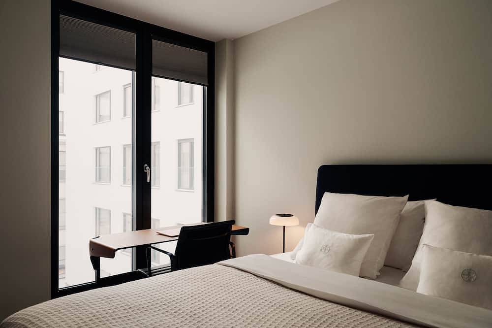 Entire apartment, Contemporary Oslo apartment with private garden & access to hotel facilities in Frogner, Oslo