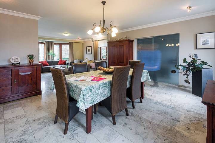 Ferienhaus für 12 Personen, mit Sauna und Garten sowie Whirlpool in Limburg (Belgien)