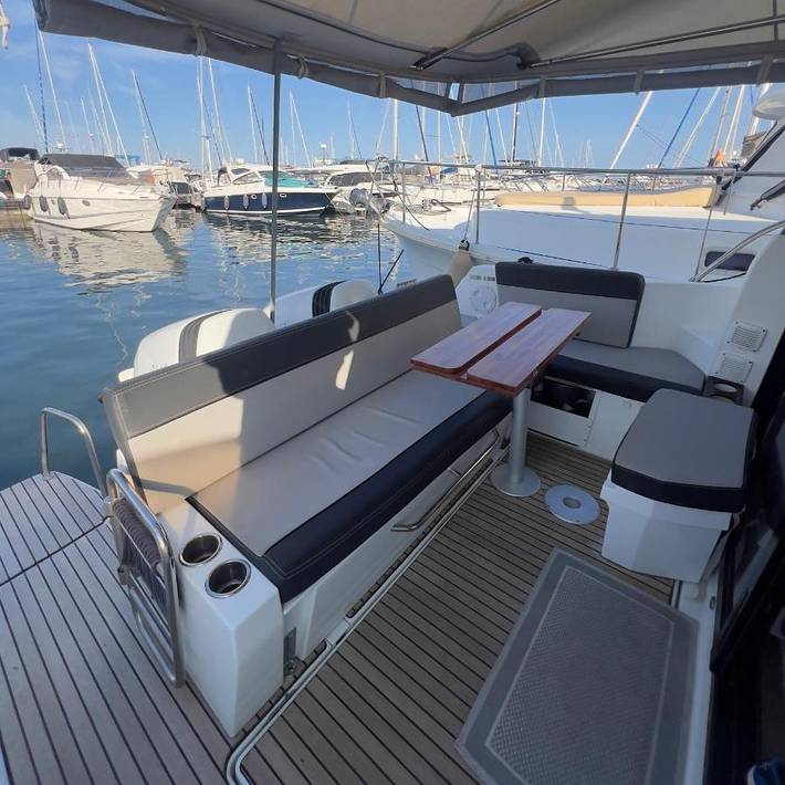Bateau pour 4 personnes, avec vue en Provence-Alpes-Côte d'Azur - 2