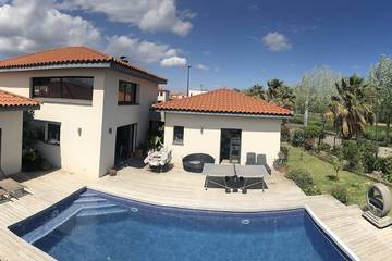 Gîte pour 6 personnes, avec jardin ainsi que jacuzzi et terrasse à Saint-Hippolyte (Languedoc-Roussillon)