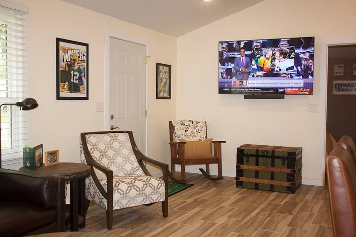 Vacation rental for 6 people, with yard in Green Bay