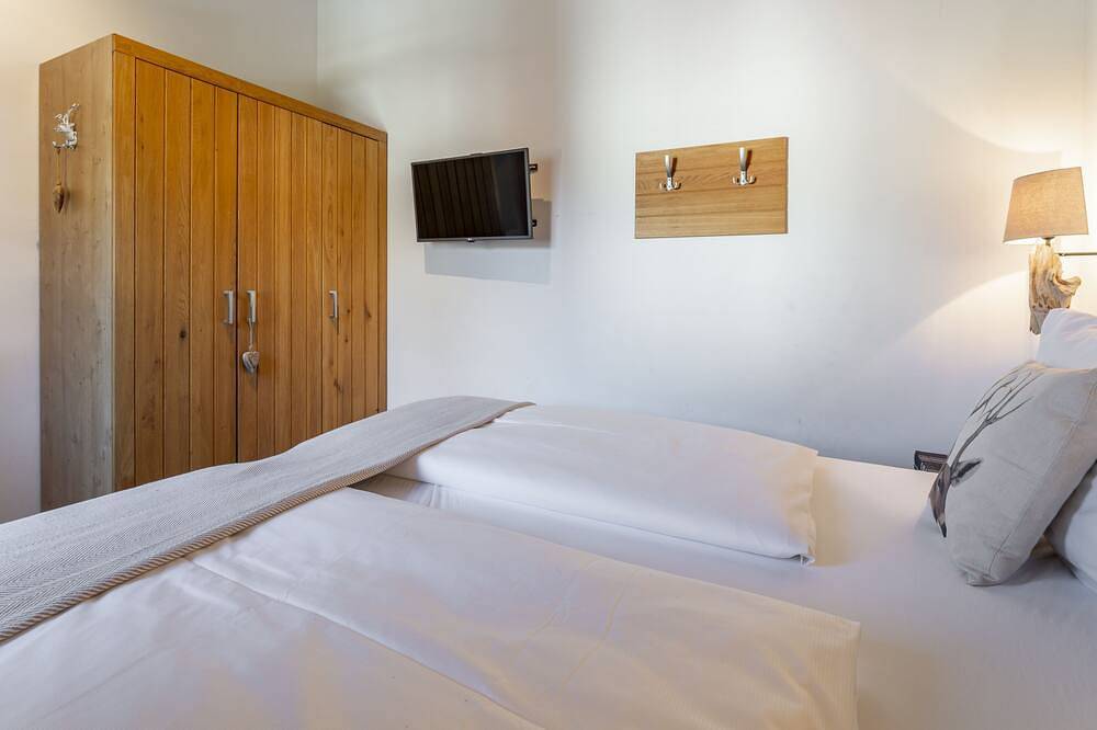 Ganze Wohnung, Penthouse bei Kaprun mit Sauna &  Bergblick in Piesendorf, Pinzgau