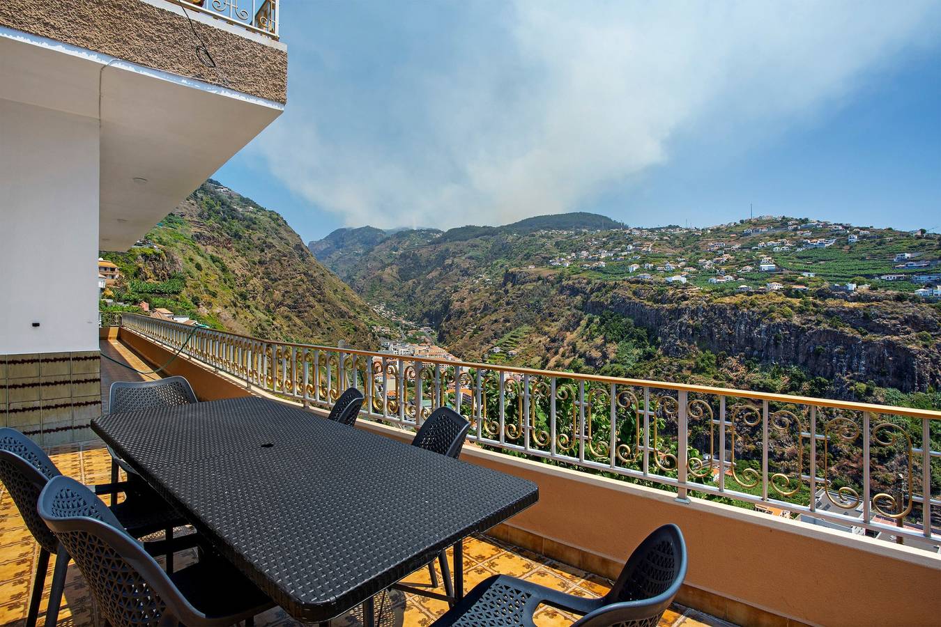 Maison de vacances 'Pico The Best View' avec vue mer, terrasse privée et balcon in Pináculo, Ponta do Sol
