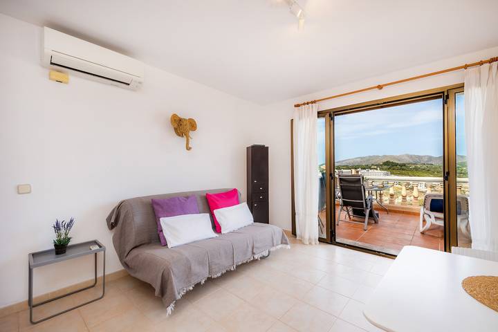 Apartamento inteiro, Apartamento 'Perleta' com vista para o mar, Wi-Fi e ar condicionado in Cala Ratjada, Capdepera