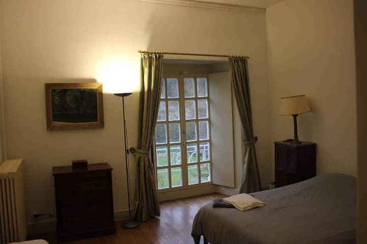 Location de vacances pour 25 personnes, avec piscine et jardin, animaux acceptés à Scey-Maisières - 2