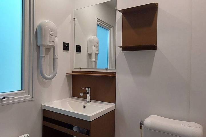 Mobil home pour 2 personnes à Saint-Laurent-en-Beaumont - 3