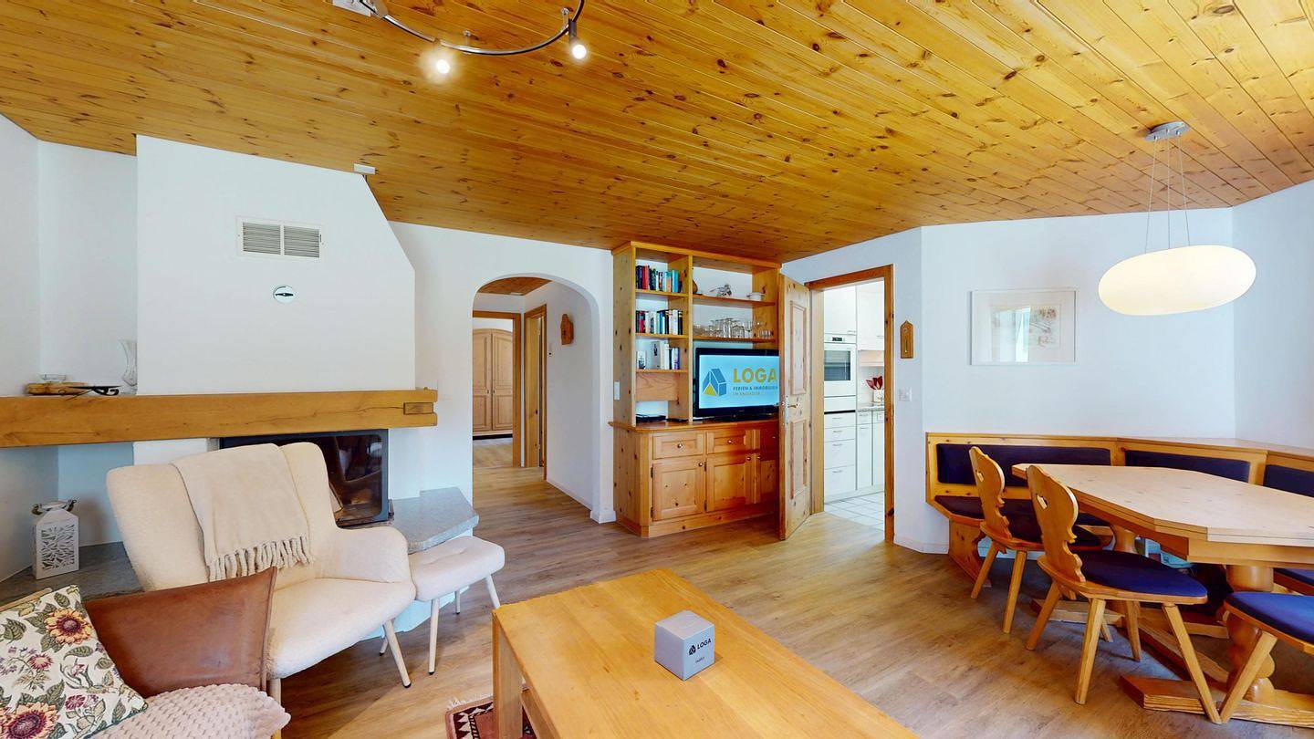 Ganze Wohnung, Ferienwohnung in Bever mit Terrasse, Bergblick & Garage für 6 Gäste in Spinas, Bever