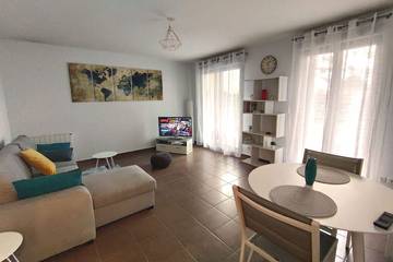 Gîte pour 4 personnes, avec terrasse et jardin à Mantes-la-Jolie