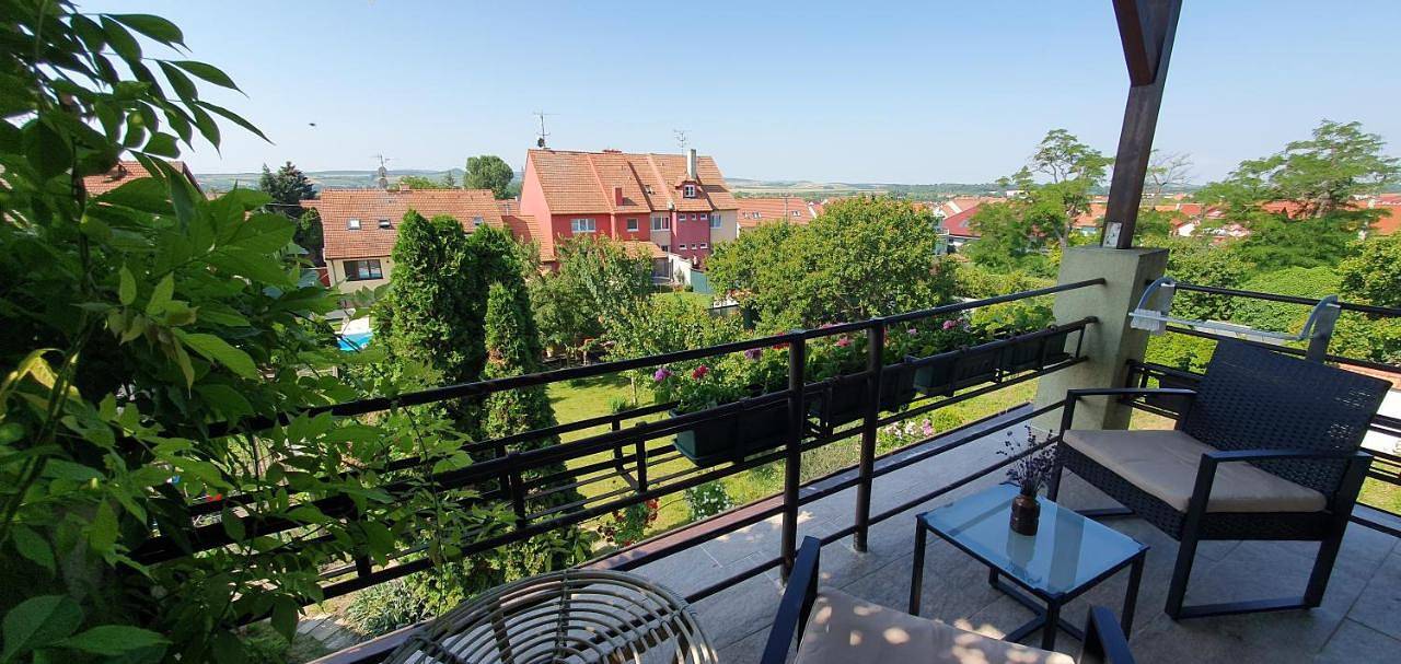 Geheel vakantieappartement, Double Room in Mikulov, Zuid-Moravië