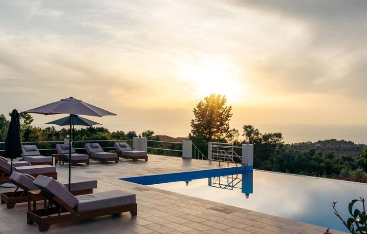 Ferienwohnung für 2 Personen, mit Pool und Garten sowie Ausblick