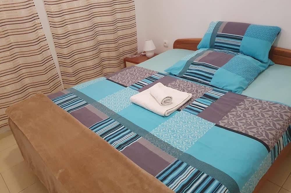 Ganze Wohnung, Apartment 30m vom Meer, Mit Boje für Boote vor dem Hausdirekt am Meer, (4+1) in Sukosan, Zadar