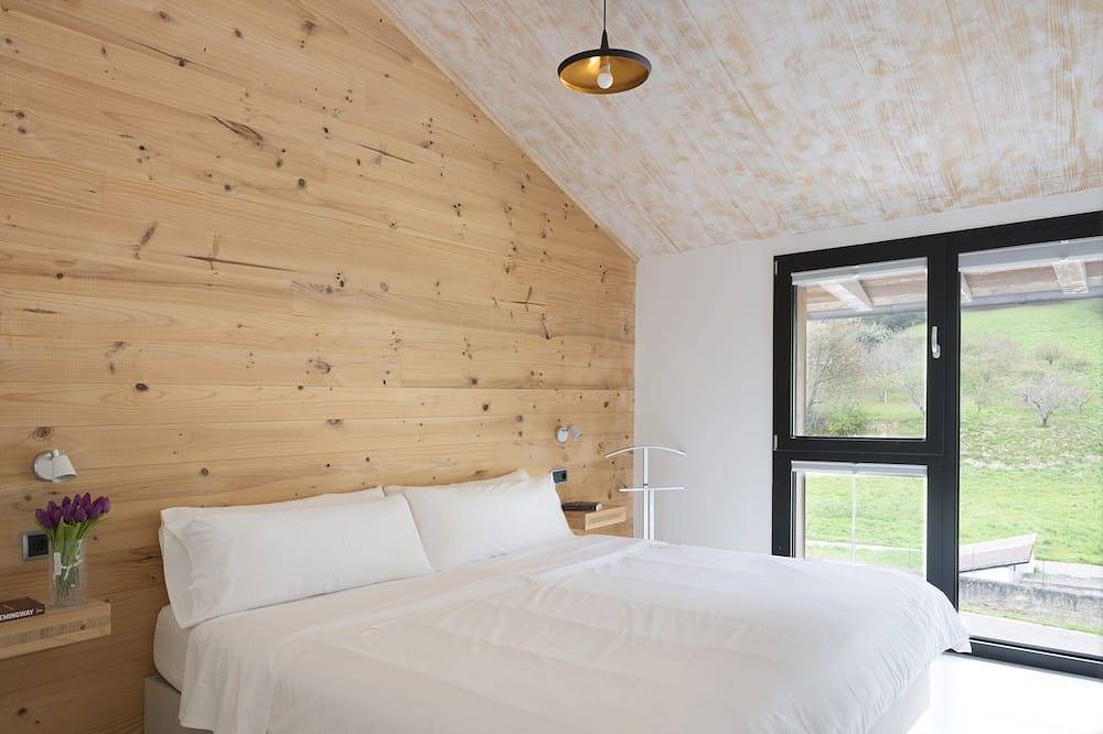 900 meters from the beach in Gautegiz Arteaga, Urdaibai Biosphere Reserve