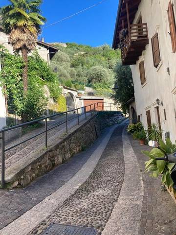 Ferienwohnung für 7 Personen, mit Balkon und Seeblick sowie Ausblick, kinderfreundlich in Arco