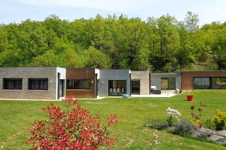 Location de vacances pour 10 personnes, avec Jacuzzi ainsi que Terrasse et Jardin à Orliaguet